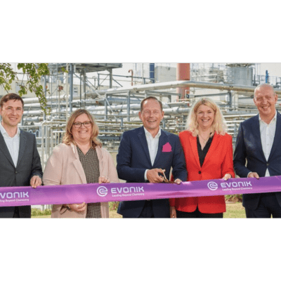 Evonik opens new plant for sustainable emollients at its Steinau site in Germany 7 EURO COSMETICS Magazine • Evonik opens new plant for sustainable emollients at its Steinau site in Germany • Euro Cosmetics • Euro Cosmetics