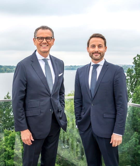 Berg + Schmidt is reorganized and celebrates 70 years of innovation 1 EURO COSMETICS Magazine • Berg + Schmidt is reorganized and celebrates 70 years of innovation • Euro Cosmetics • Euro Cosmetics