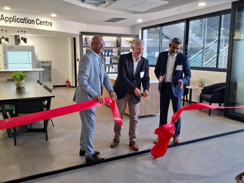 Brenntag Specialties opens new Beauty & Personal Care Innovation & Application Center in Johannesburg, South Africa 1 EURO COSMETICS Magazine • Brenntag Specialties opens new Beauty & Personal Care Innovation & Application Center in Johannesburg, South Africa • Euro Cosmetics • Euro Cosmetics