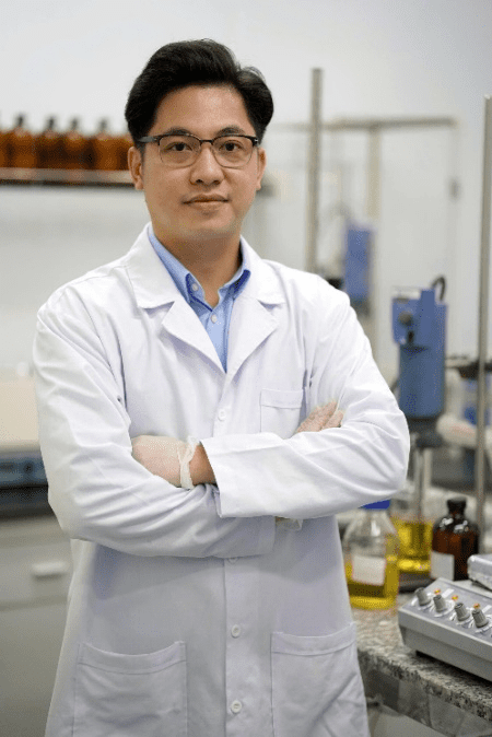 Lipid Bond Technology - The new Biotech in Redefines Hair Repair 21 EURO COSMETICS Magazine • Lipid Bond Technology - The new Biotech in Redefines Hair Repair • LAI NAM HAI • LAI NAM HAI