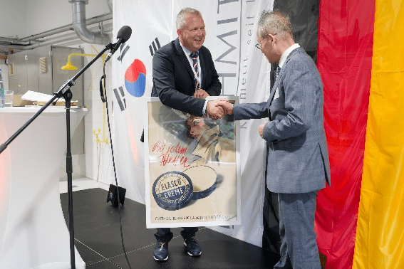 100 years of success at L. A. Schmitt GmbH – with a passion for cosmetics, the highest quality standards, and a spirit of innovation 5 EURO COSMETICS Magazine • 100 years of success at L. A. Schmitt GmbH – with a passion for cosmetics, the highest quality standards, and a spirit of innovation • L. A. Schmitt GmbH • L. A. Schmitt GmbH